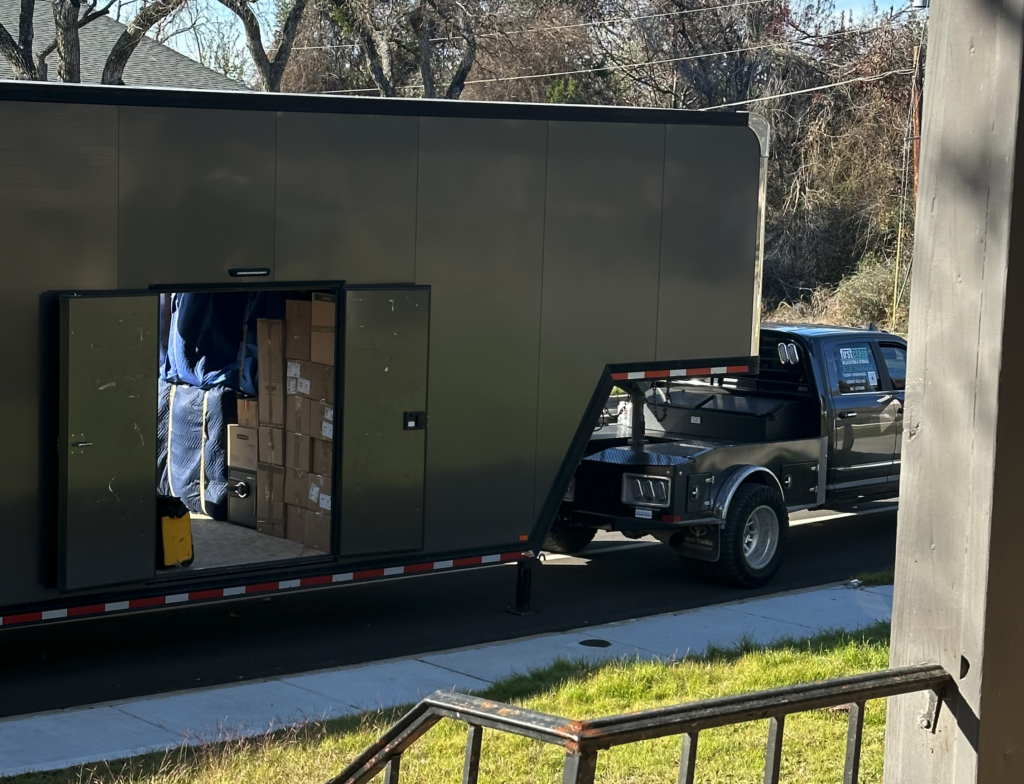 Long Distance Movers 44 ft truck